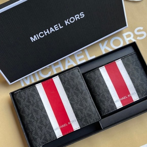 Michael Kors Boxed Signature 3 in 1 Bifold Wallet In Black / Flame Red - Picture 1 of 16